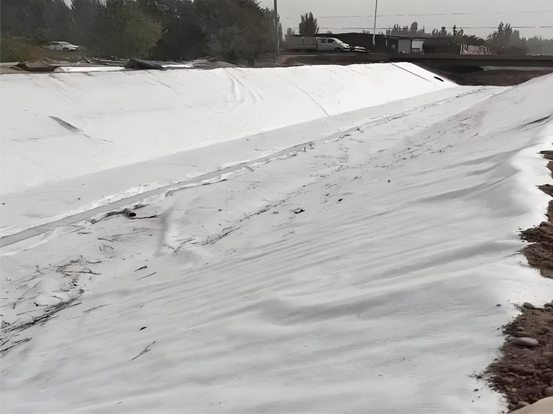 geotextile fabric under gravel for River Course